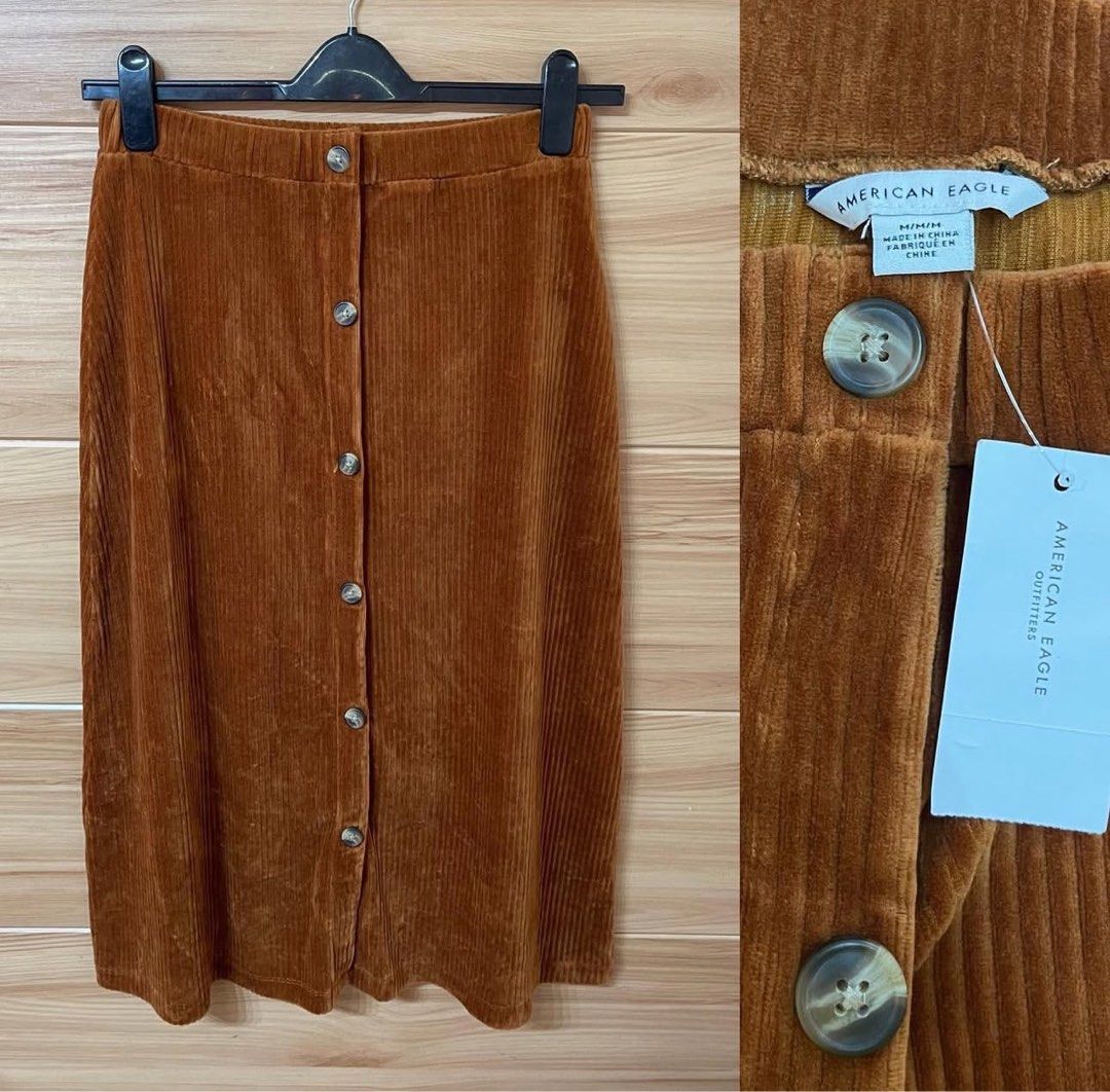 American Eagle Corduroy Midi Skirt (Category: Skirts) located in Mandaluyong City. Submitted by secondsnlabels (Listing ID 1369641453, Image 1). Description: Medium to Semi Large fit.