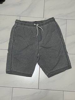 (Category: ) located in . Submitted by vtg.thrift (Listing ID 1369602496, Image 1). Description: .
