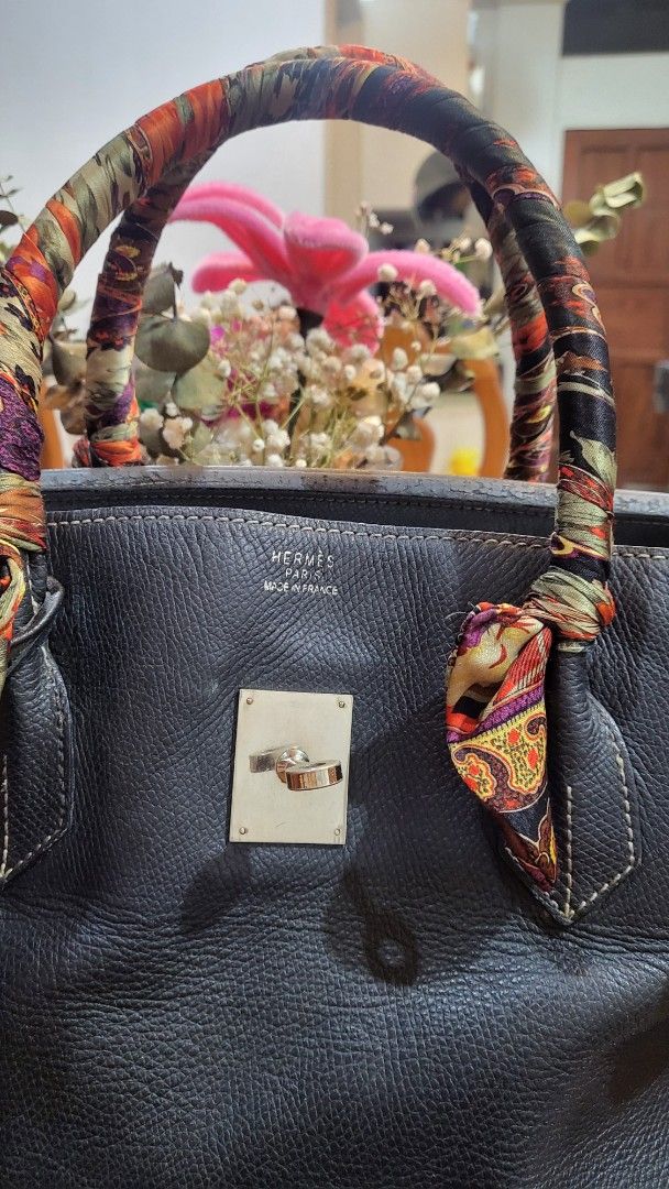 Black H - E - R - M- E -S (Category: Luxury Bags & Wallets) located in Muntinlupa City. Submitted by goldensnake888enterprise (Listing ID 1369645211, Image 1). Description: Letter Z round - year 1996 model This is a black Hermès Birkin bag with a “shooting star” stamp, which signifies it was made specifically for an Hermès employee almost 15 years in my care, need to let go for emergency funds. Disclaimer: I did not bought in Hermes store, it was