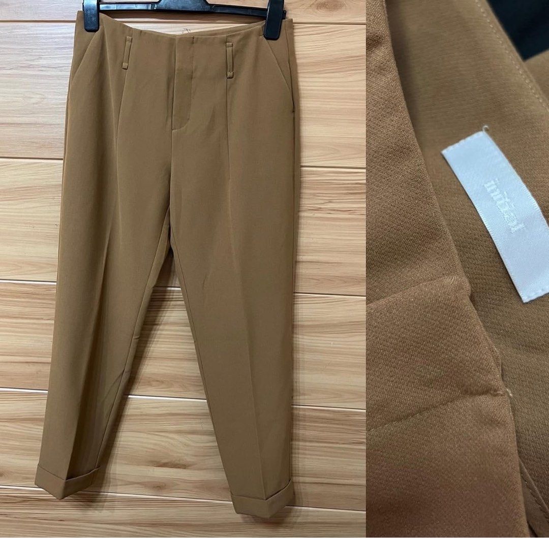 Brown Pants / Trouser (Category: Other Bottoms) located in Mandaluyong City. Submitted by secondsnlabels (Listing ID 1369640953, Image 1). Description: Thick and not cheap material..