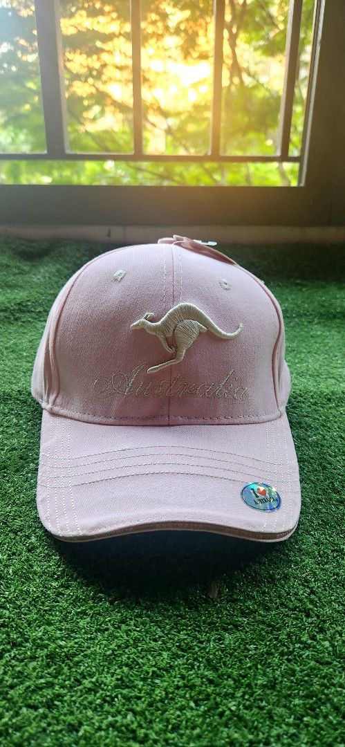Cap (Category: Caps & Hats) located in Singapore. Submitted by siquan (Listing ID 1369680634, Image 3). Description: $2 each..