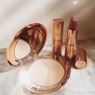 Charlotte Tilbury flawless powder