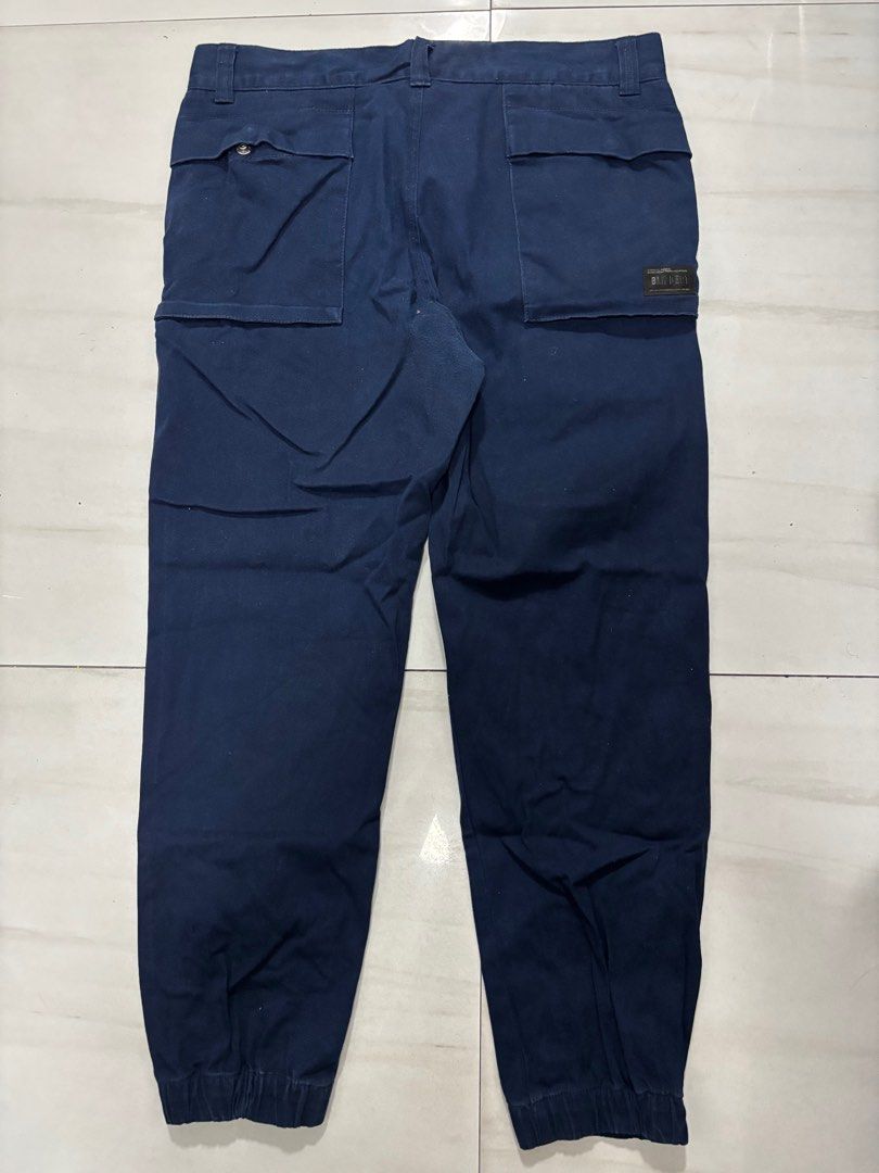 Chocoolate jogger type pants SLIM FIT BLUE MEDIUM (Category: Trousers) located in Quezon City. Submitted by edether (Listing ID 1369660994, Image 2). Description: Waist - 32-33in Length- 36in If you see it posted, it’s available. Last price and details are posted. No reply means not interested. We are limited by the app on the number of replies we can make. Thank you for understanding. Location is Cubao, QC. Add for shipping..
