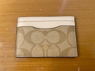 （分類：）位於 。 由 tifffdeclutters 提交（商品編號 1369567927，圖片 1）。簡介： 。
