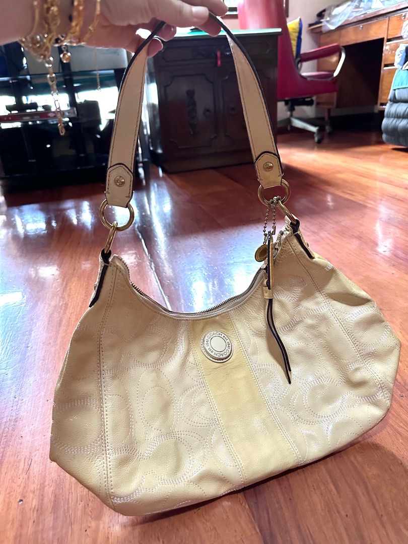 Coach Shoulder Bag patent letter yellow (Category: Shoulder Bags) located in Pasay City. Submitted by earlgo (Listing ID 1369532039, Image 1). Description: Super cute vintage yellow shoulder bag from Coach .