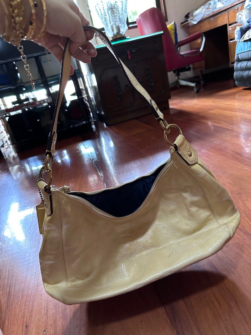 Coach Shoulder Bag patent letter yellow (Category: Shoulder Bags) located in Pasay City. Submitted by earlgo (Listing ID 1369532039, Image 2). Description: Super cute vintage yellow shoulder bag from Coach .