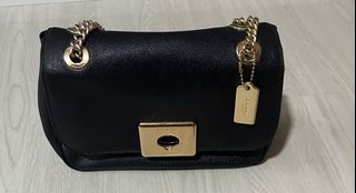 (Category: ) located in . Submitted by jenni.20 (Listing ID 1369509985, Image 1). Description: .