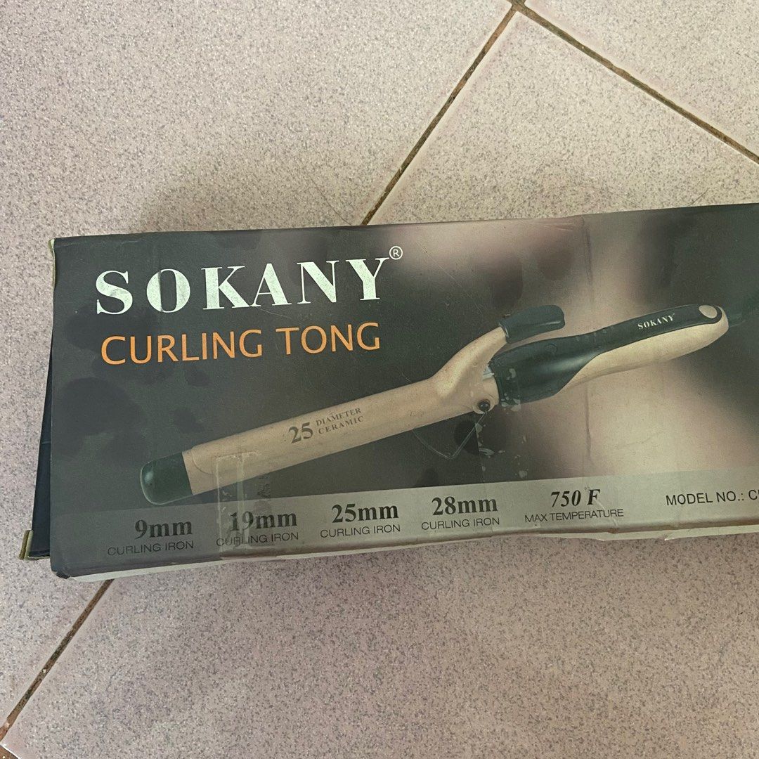 Curling Iron - Sokany brand (Category: Hair) located in Malolos. Submitted by eeveefinds (Listing ID 1369500941, Image 3). Description: Moving put sale ‼️ Bought during the pandemic around 700 pesos Barely used ‼️ mop: bpi / gcash / seabank mod: j&t only.
