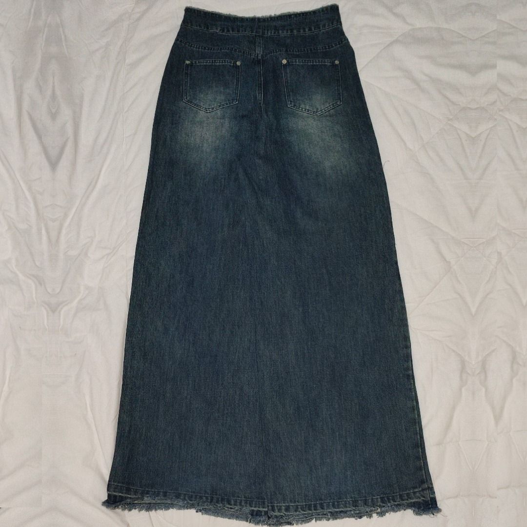 Dark Blue Washed Wideleg Godzilla Pants (Category: Jeans) located in Manila. Submitted by sulithrifts_ (Listing ID 1369619128, Image 2). Description: W:31-32 L:41 T:15 LO:14 hard denim good condition mop: gcash (payment first) mod:jnt pm if you're interested .