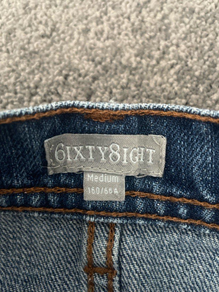 Denim skirt (Category: Women's Clothes) located in Melbourne. Submitted by lisa900 (Listing ID 1369527946, Image 2). Description: Denim buttoned skirt size medium .