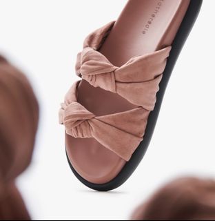 (Category: ) located in . Submitted by dailywears7 (Listing ID 1369526431, Image 1). Description: .