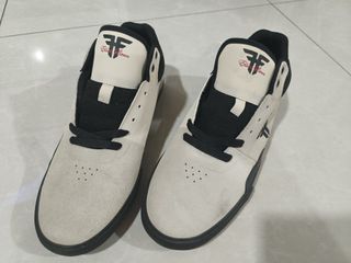 (Category: ) located in . Submitted by dlordxskateshop (Listing ID 1369569887, Image 1). Description: .