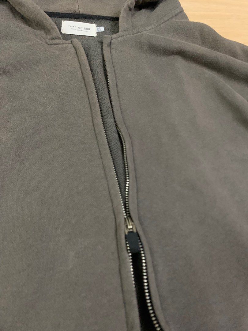 Fear of God Sixth Collection Double Zip Hoodie - Moss Green (Category: Coats, Jackets and Outerwear) located in Dasmarinas. Submitted by phamhannii (Listing ID 1369607685, Image 3). Description: Fear of God Sixth Collection Double Zip Hoodie - Moss Green Dimes (WxL): 25.5 x 28.5 inches Color Rate: 9.5/10 Condition Rate: 9/10 Great Condition (missing 1 zipper, not working zipper) All items are washed and sanitized. Flexible payment options. Pm me 