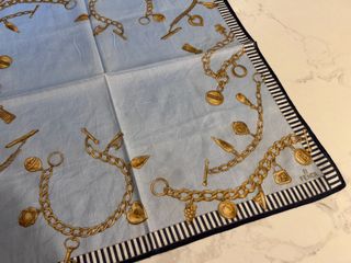 Fendi 粉藍色條紋金幣巴洛克方巾64200379222530110