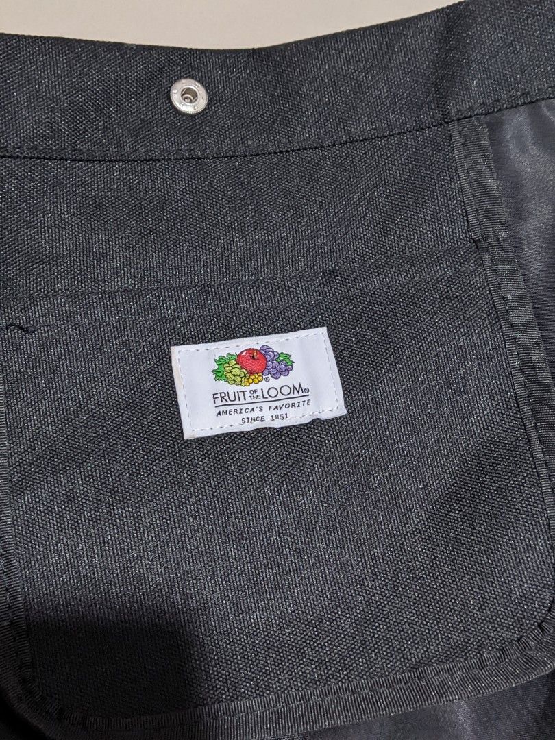 FRUIT OF THE LOOM (Category: Sling Bags) located in Caloocan City. Submitted by wupeeram (Listing ID 1369573218, Image 3). Description: as new condi FOTL 1.2+SF dm for more.