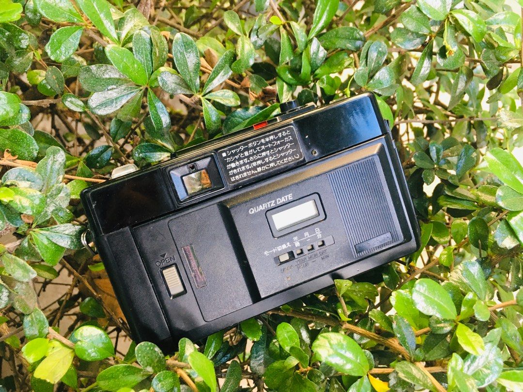 Fujica Auto 7QD film camera (Category: Cameras) located in Las Pinas. Submitted by film101 (Listing ID 1369623157, Image 3). Description: Fujica auto 7 QD Its a PNs Film camera -ease of use slack film rolls then shoot and red meter pops up at lowlight -manually arrange iso,flash,rewind Condition of camerA Working shutter Working auto advance Working flash -fast recyclei *light indicator not Meter working-red light pops up Meter accurate AF workin