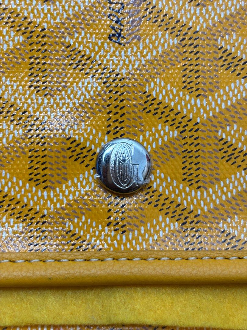 Goyard Plumet Shoulder Bag (Category: Luxury Bags & Wallets) located in Quezon City. Submitted by lucky.purelux.ph (Listing ID 1369554802, Image 3). Description: Goyard Plumet Shoulder Bag Pre Loved Bought in Japan, no longer has the receipt. Free shipping within Metro Manila Additional shipping charges for provincial deliveries Please read the description before buying MOP: gcash, bank transfer (bpi) Courier: J&T, lalamove Please view all upload