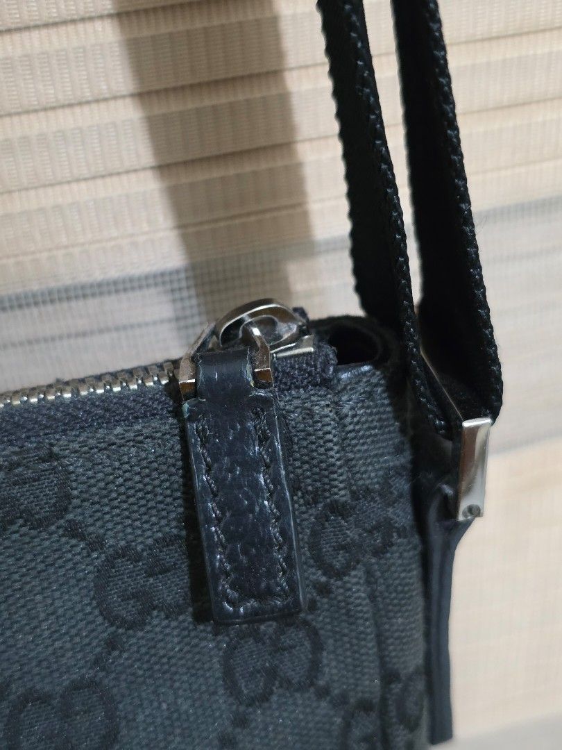 GUCCI GG Canvas Crossbody Bag (Category: Luxury Bags & Wallets) located in San Fernando. Submitted by ydmem (Listing ID 1369672399, Image 3). Description: Selling Gucci Sling coded From Japan Nego price Please do self authentication Thank you.
