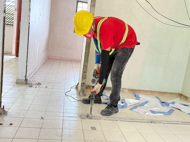 Hacking Services/Dismantle Services/Disposal/Dimension/Toilet Hacking/Kitchen Hacking/Tiling/HDB Renovation/Plastering Services/Landed house Renovation/TV console dismantle/Platform Dismantle62863115505538111