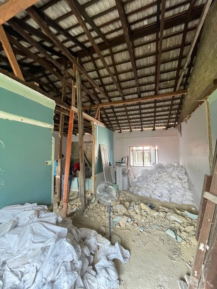 Hacking Services/Dismantle Services/Disposal/Dimension/Toilet Hacking/Kitchen Hacking/Tiling/HDB Renovation/Plastering Services/Landed house Renovation/TV console dismantle/Platform Dismantle62863115505538112
