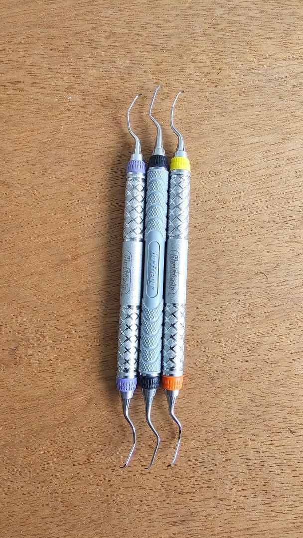Hu friedy SL3/4MF9E2 (Category: Medical Supplies & Tools) located in Manila. Submitted by nasser320 (Listing ID 1369568548, Image 2). Description: Hu friedy SL3/4MF9E2 3/4 Langer Curette 3/4 Langer Curette for maxillary posterior. Double-ended, easy-grip handle. 1k EACH.