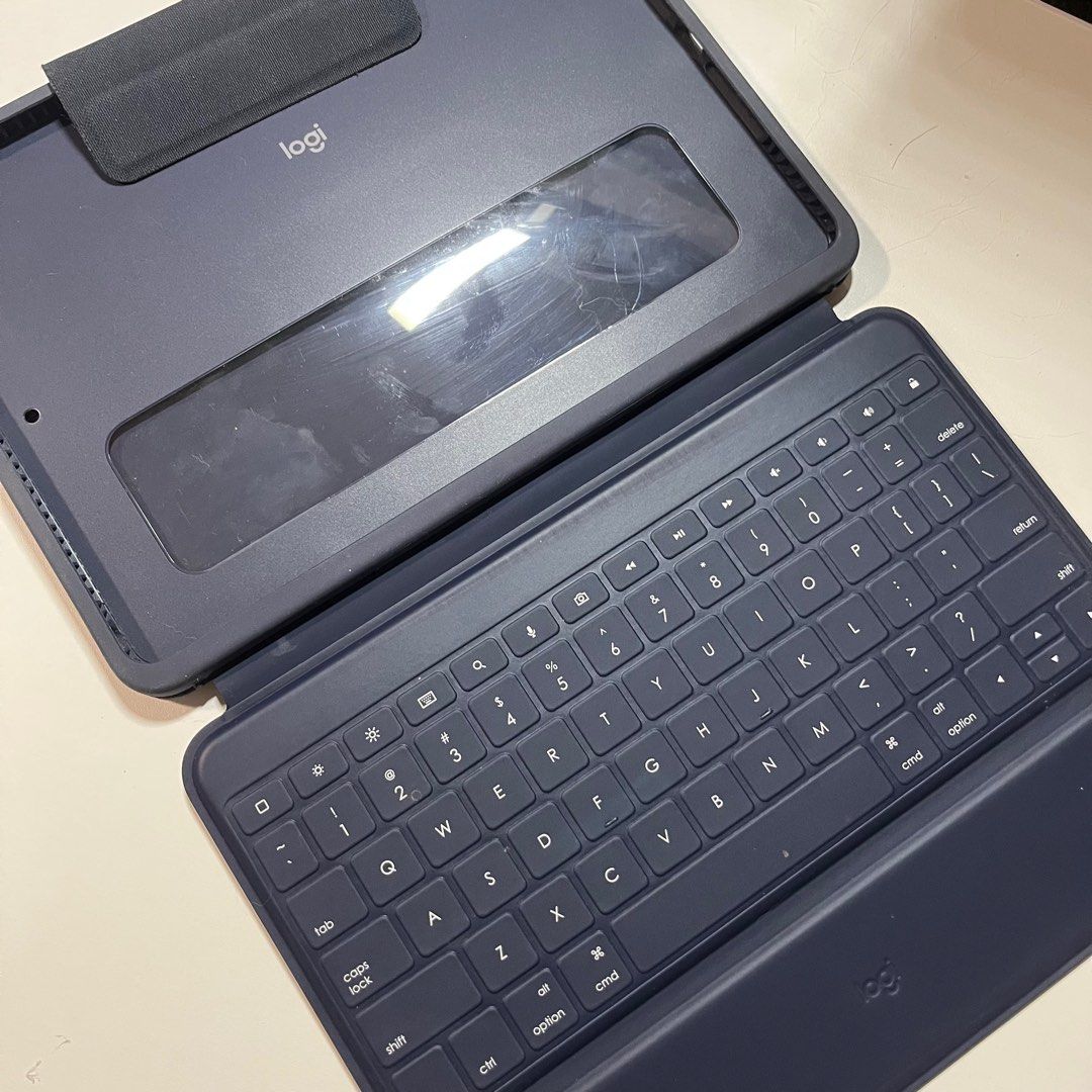 iPad 8 Logitech keyboard632227844570911125