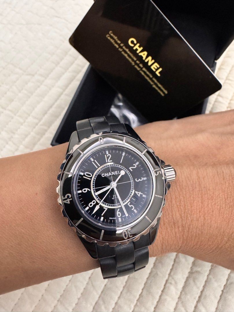 J12 Chanel Watch (Category: Luxury Watches) located in Quezon City. Submitted by trxdc22 (Listing ID 1369501021, Image 3). Description: Ceramic and Steel 33 mm with Original card, generic box .
