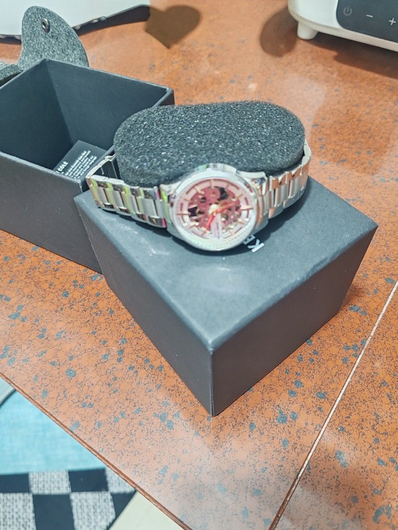 Kenneth Cole Automatic Ladies Watch (Category: Luxury Watches) located in Carmona. Submitted by annverde (Listing ID 1369581578, Image 3). Description: For Sale Kenneth Cole Automatic Ladies Watch.