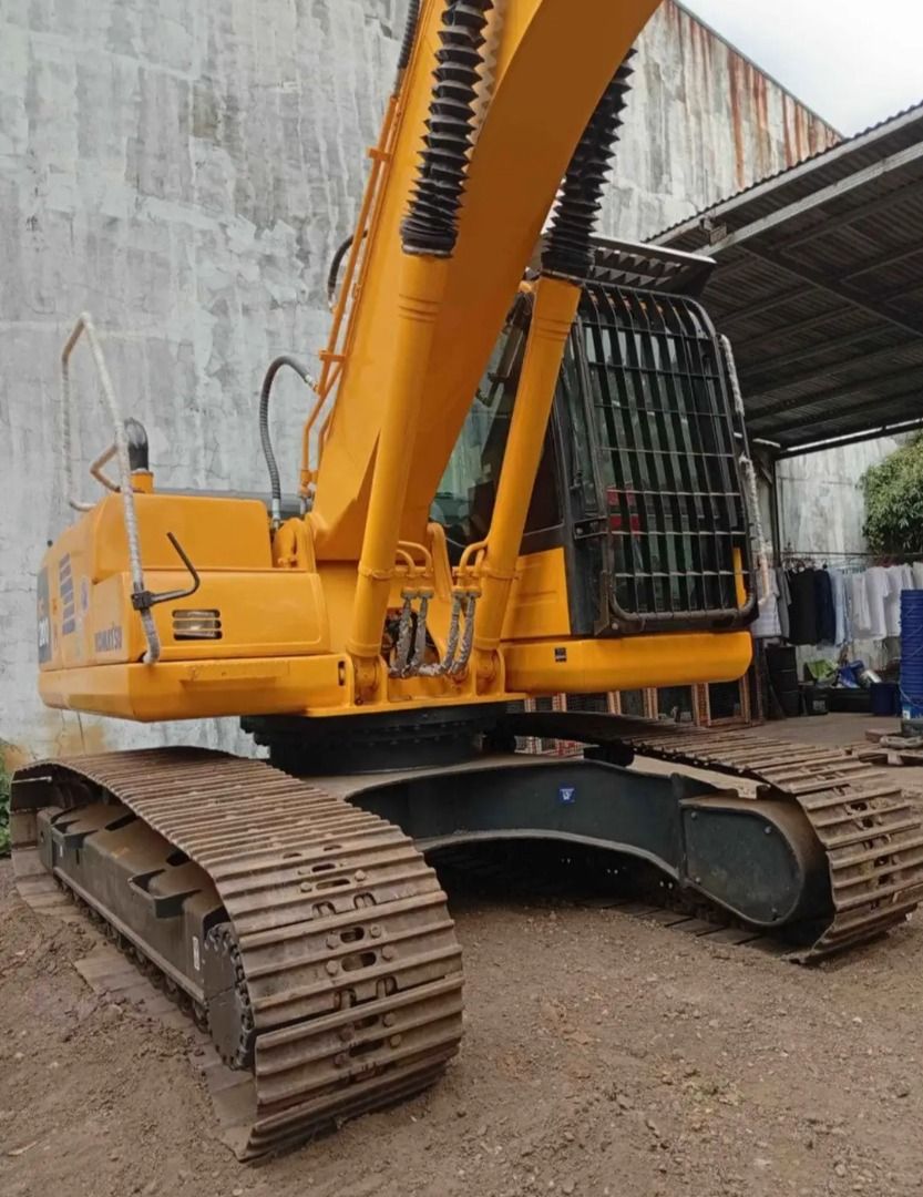 KOMATSU BACKHOE PC200-8 (SN: BA4392), Commercial & Industrial ...
