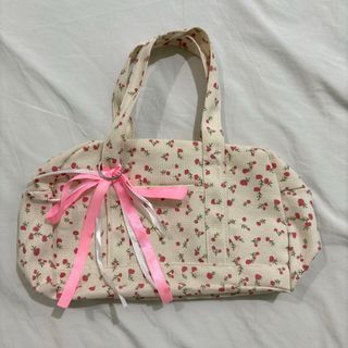 (Category: ) located in . Submitted by miffy.declutter (Listing ID 1369664987, Image 1). Description: .