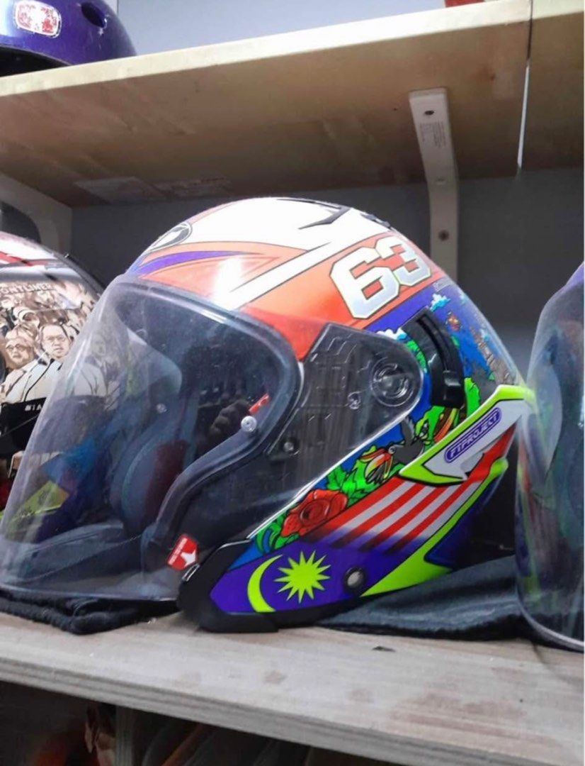 KYT helmet 63 Merdeka (Category: Announcements) located in Kuala Lumpur. Submitted by rizmirashid (Listing ID 1369590237, Image 1). Description: Size XL Helmet display at home only.