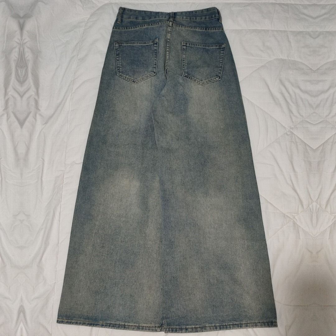 Light Washed Wideleg Godzilla Pants (Category: Jeans) located in Manila. Submitted by sulithrifts_ (Listing ID 1369618826, Image 2). Description: W:30-31 L:42 T:14 LO:14 hard denim good condition mop: gcash (payment first) mod:jnt pm if you're interested .