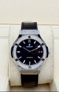 (Category: ) located in . Submitted by WatchStatement (Listing ID 1369618825, Image 1). Description: .