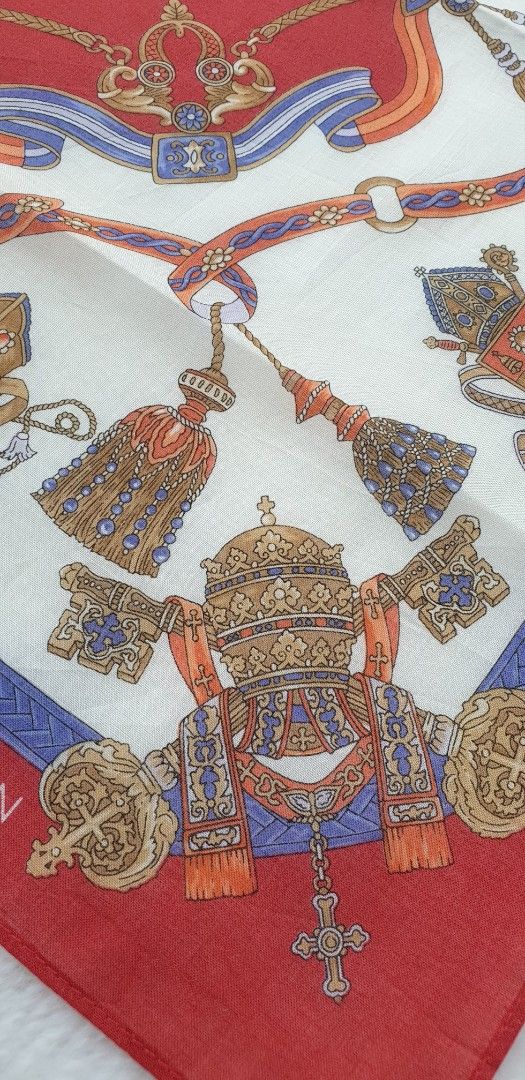 LUNE LUARAN hankie (Category: Scarves) located in Tagum. Submitted by minimelstuff (Listing ID 1369618345, Image 3). Description: unused condition.