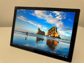 Microsoft Surface Pro 5 (98% new)