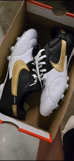 (Category: ) located in . Submitted by footballnation (Listing ID 1369580932, Image 1). Description: .