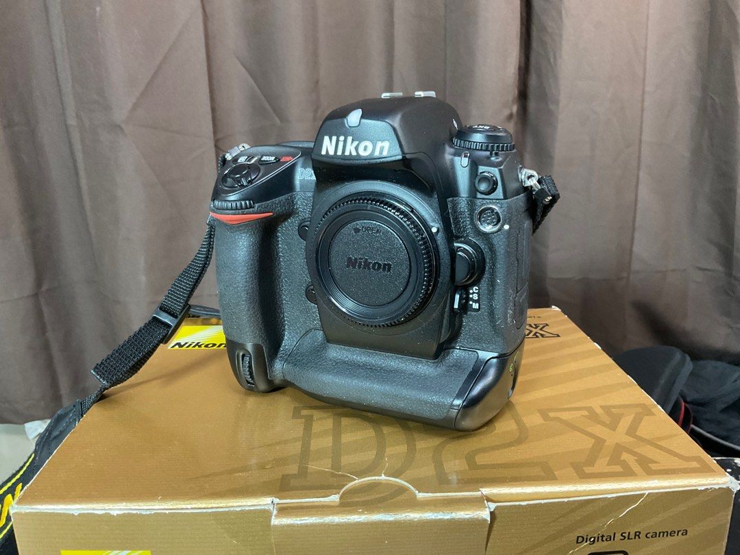 Nikon D2x Crop DX Body (Category: Cameras) located in Manila. Submitted by lordbalsa051877 (Listing ID 1369496089, Image 2). Description: For Sale : Nikon D2x Crop DX Body Inclusions: Original batts Orig charger Orig Nikon D2x Strap Manuals Body Cap 10/10 Condition Issue : Battery No hidden issues Price: Php 14,000.