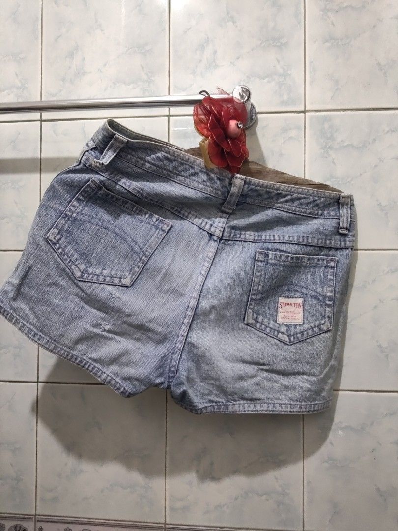Pekpek shorts StopMotion (Category: Shorts) located in Tagbilaran City. Submitted by m_j_y_m.turtle (Listing ID 1369667081, Image 2). Description: Code: Van15 Waist: 27-28".