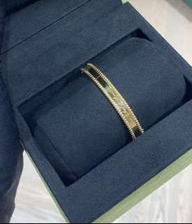 (Category: ) located in . Submitted by luxetreasuretrove (Listing ID 1369599637, Image 1). Description: .