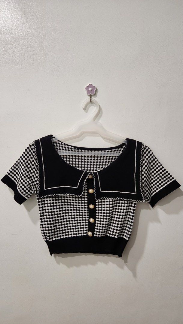 Plaid Doll Collar Blouse (Category: Blouses) located in Taguig. Submitted by _handydandy (Listing ID 1369647710, Image 1). Description: S-M Worn once Bought for 300 Minor Flaw.