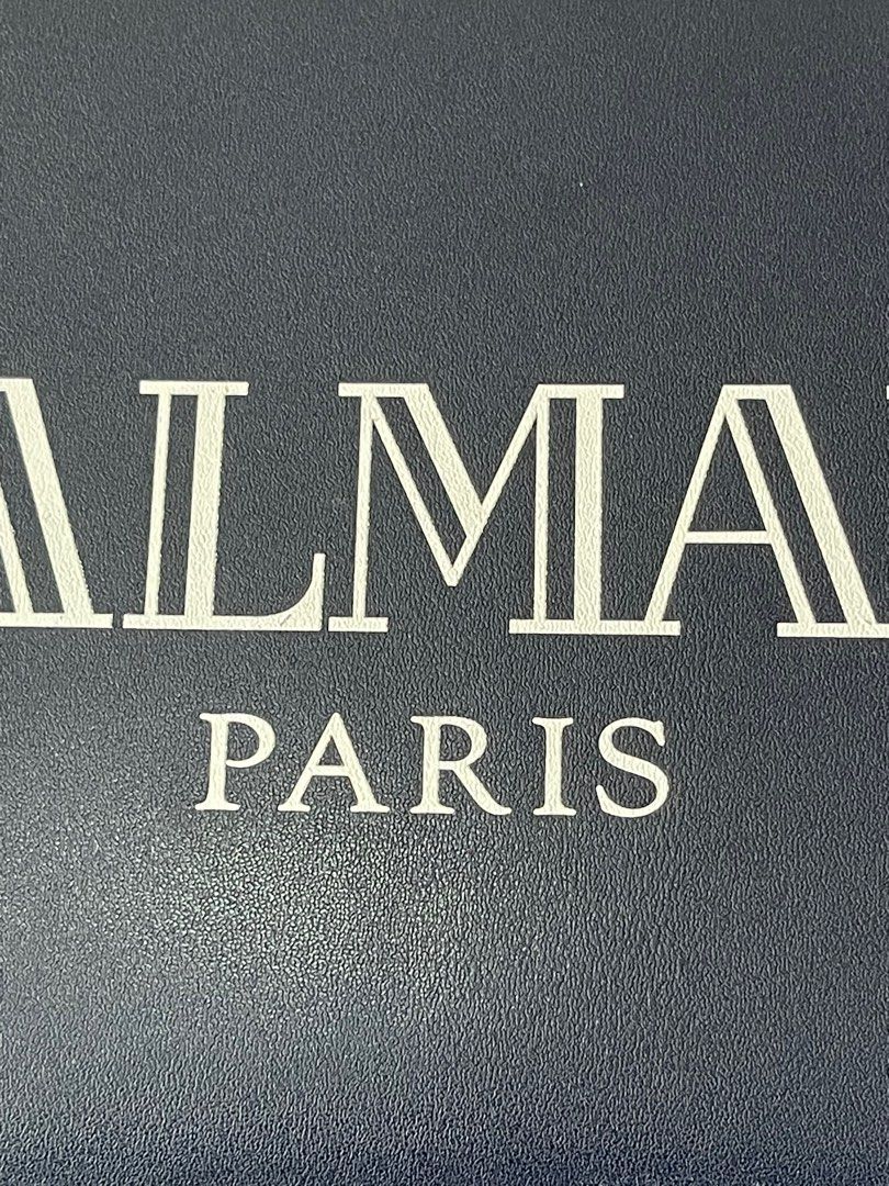 Onhand Balmain Zippy Wallet Navy & Black (Category: Luxury Bags & Wallets) located in Puerto Princesa. Submitted by eds.raps (Listing ID 1369590972, Image 2). Description: Onhand Layaway accepted Navy color Also available in Black color Leather Pls browse the photos for dimensions + shipping fee from Puerto Princesa City Palawan Discount for bulk purchase .
