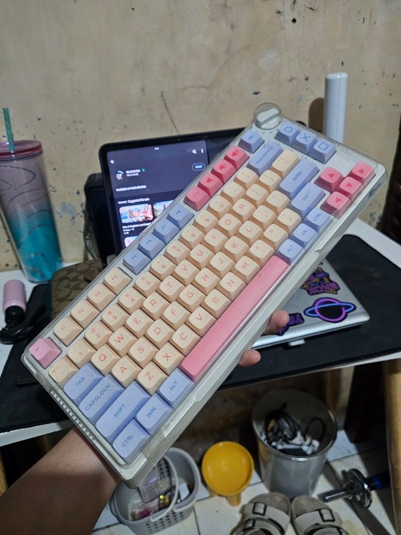 Royal Kludge H81 (Category: Computer Keyboard) located in Marikina City. Submitted by autumn09123 (Listing ID 1369626778, Image 1). Description: RK H81 Like new, rarely used. Impulse buy lang, cute kasi haha tas di naman nagamit since naka laptop and onsite sa work. 3,000 fix free sf nalang. Pristine and clean condition Complete: With cover pa Box Manual Cable Wireless RK dongle Extra keys Extra 4 brown switches rfs. declutter.