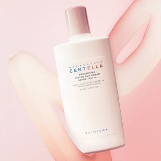 SKIN1004 Madagascar Centella Pore Minimizing Velvet Finish Sunscreen 50ml SPF50+ PA++++ | Madagascar Centella Poremizing Velvet Finish Sunscreen64234321348481110