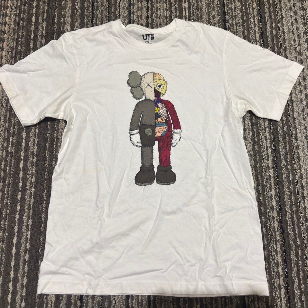 UNIQLO KAWS (Category: Tshirts & Polo Shirts ) located in Baguio. Submitted by mowears (Listing ID 1369629842, Image 1). Description: .