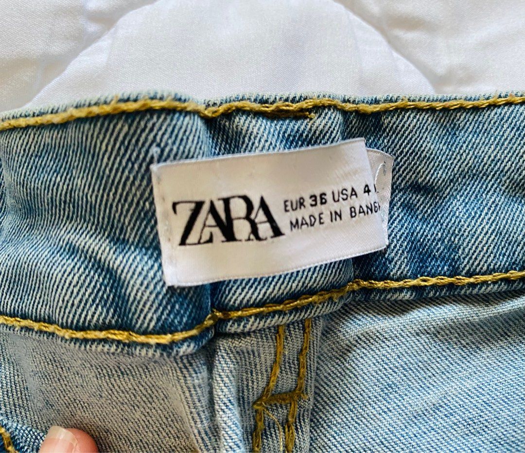 ZARA Blue Denim Shorts (Category: Shorts) located in Manila. Submitted by hanniidew (Listing ID 1369530975, Image 2). Description: ⋆⭒˚.⋆Authentic ZARA Shorts ⋆⭒˚.⋆Buyer will cover the shipping fee. ⋆⭒˚.⋆Feel free to message me if you have any questions! 🫶.