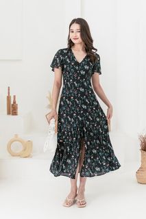 (Category: ) located in . Submitted by leinarepurposecloset (Listing ID 1369693014, Image 1). Description: .
