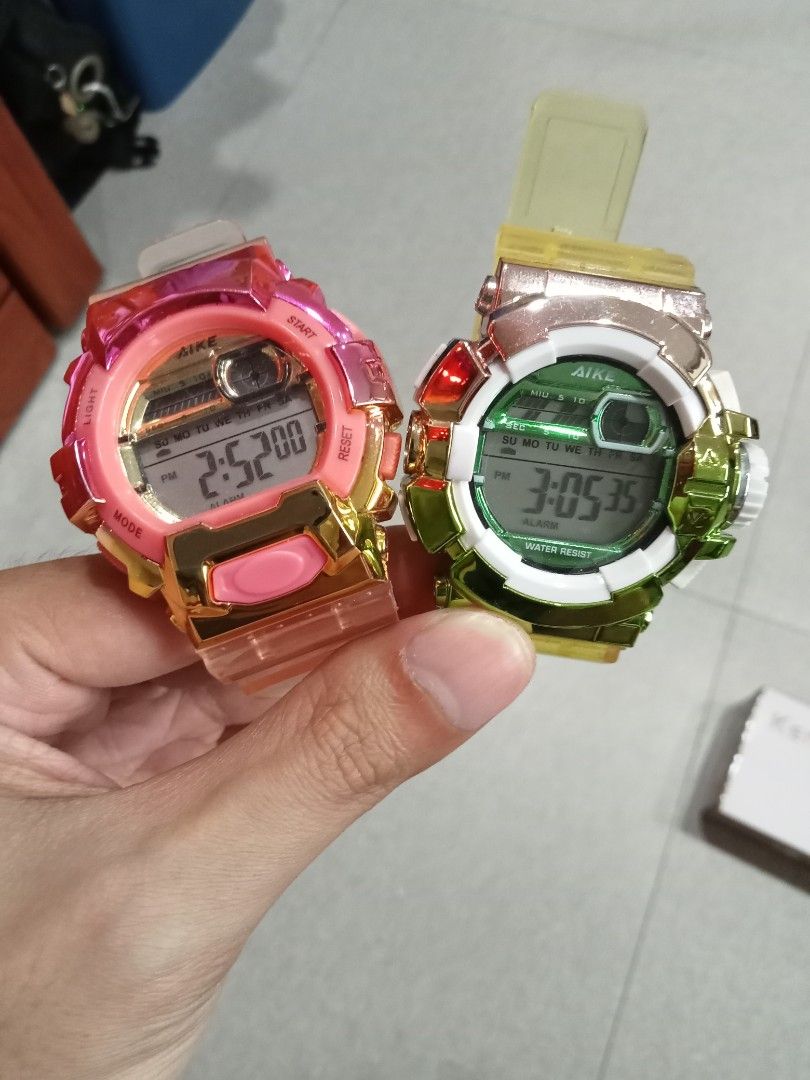 Aike (Category: Watches) located in Singapore. Submitted by siaopoh (Listing ID 1369747639, Image 3). Description: selling my both watches aike ,each selling at $18 if buy both got discount. brand new good in condition selling Casio calculator watch for $39 good in condition brand new anyone interested pm me thanks. selling for Casio watch for army wear good in condition selling it for $15 anyone interested pm me thanks..