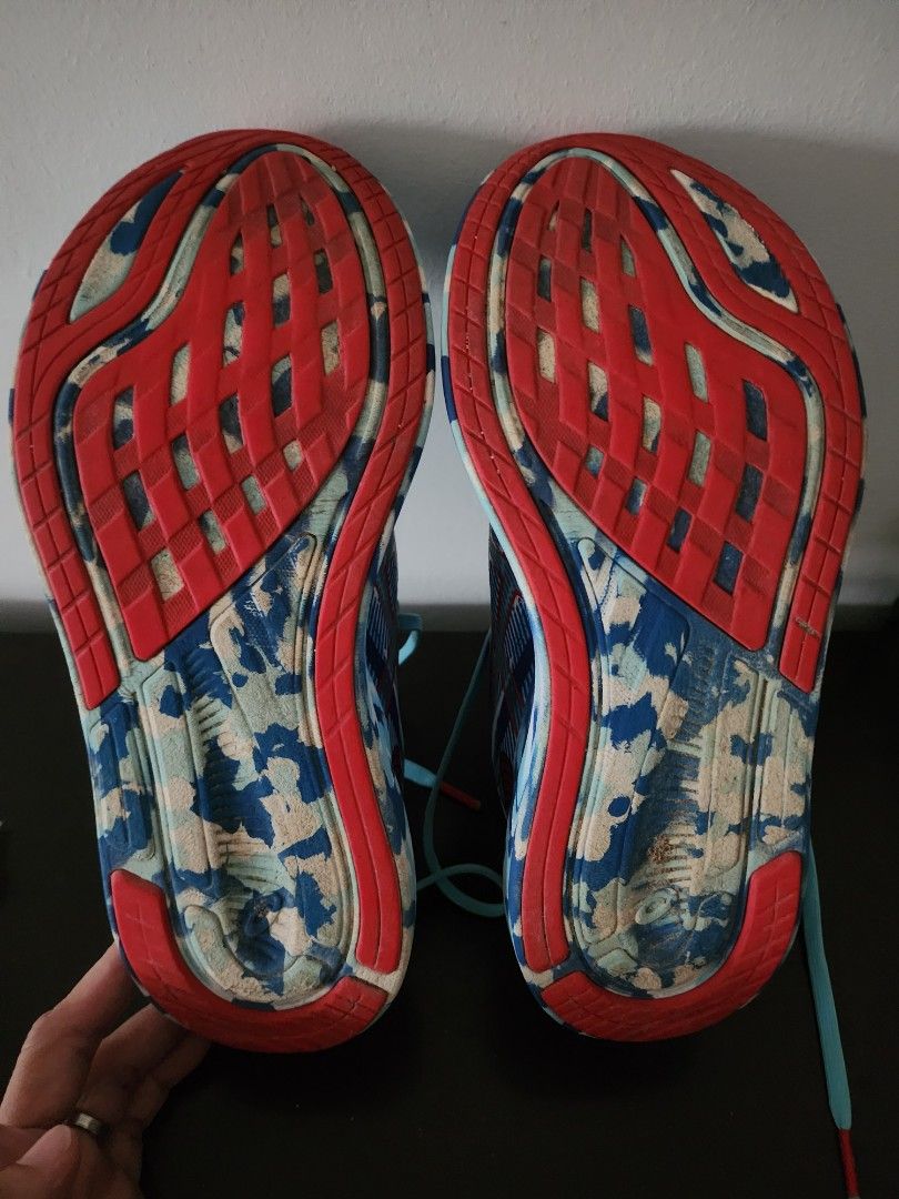 Asics Noosa Tri 13 women (Category: Sneakers) located in Singapore. Submitted by neeni (Listing ID 1369781930, Image 3). Description: well maintained. as per shown in pictures..