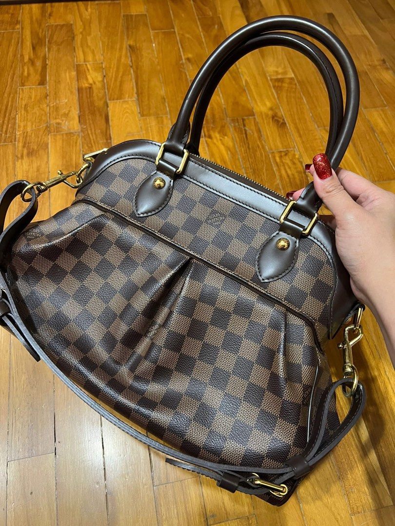 Authentic LV Trevi Pm Handbag (Category: Luxury Bags & Wallets) located in Quezon City. Submitted by jhaediah (Listing ID 1369837868, Image 1). Description: original preloved excellent condition Singapore loc .