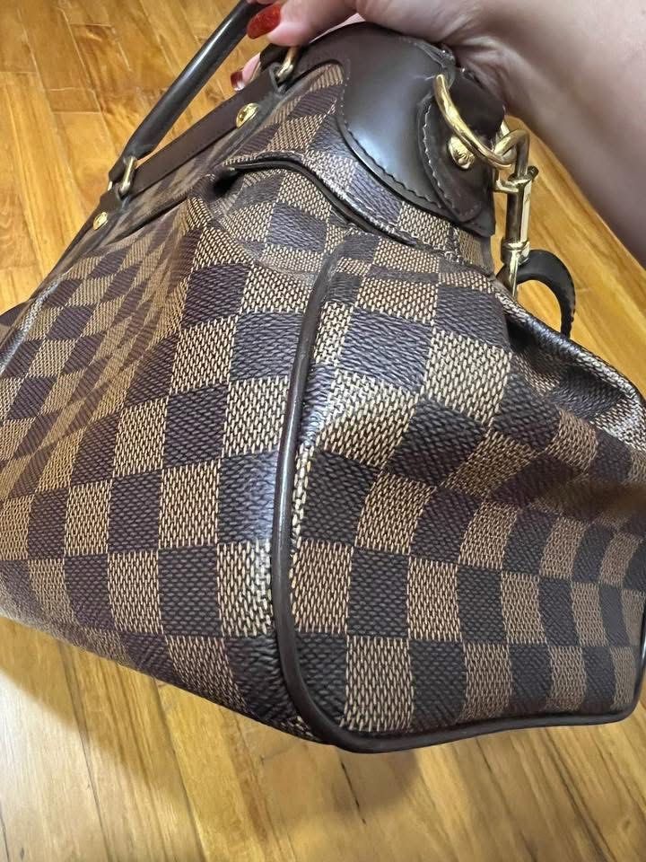Authentic LV Trevi Pm Handbag (Category: Luxury Bags & Wallets) located in Quezon City. Submitted by jhaediah (Listing ID 1369837868, Image 2). Description: original preloved excellent condition Singapore loc .